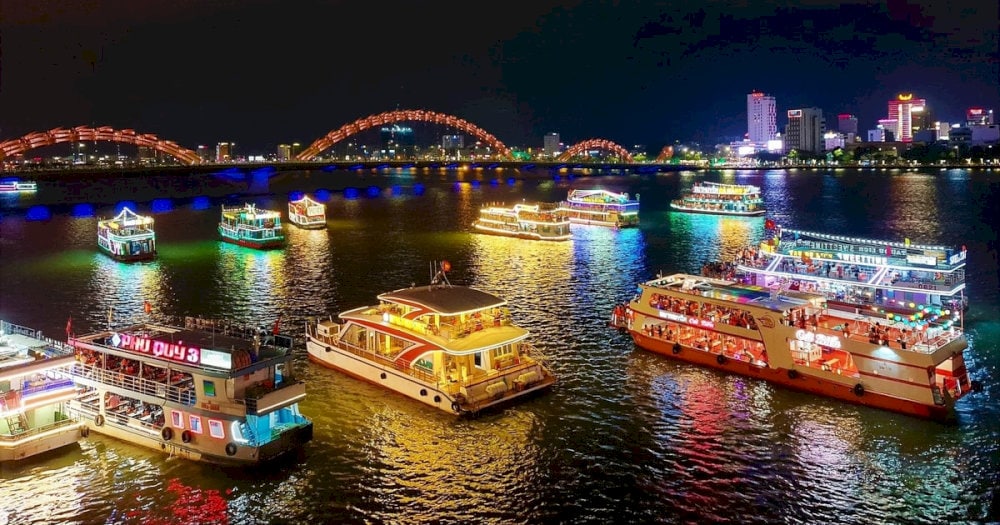 A cruise along the Han River offers a peaceful journey